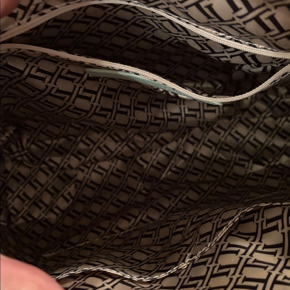 Tignanello Mint Green Leather Tote Bag with Embroidered Strap - Picture 8 of 12